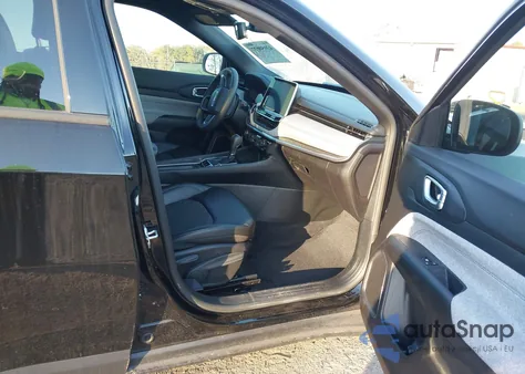 2025 Jeep Compass Latitude 4X4 z USA, uszkodzony, nr VIN 3C4NJDBN7ST542611